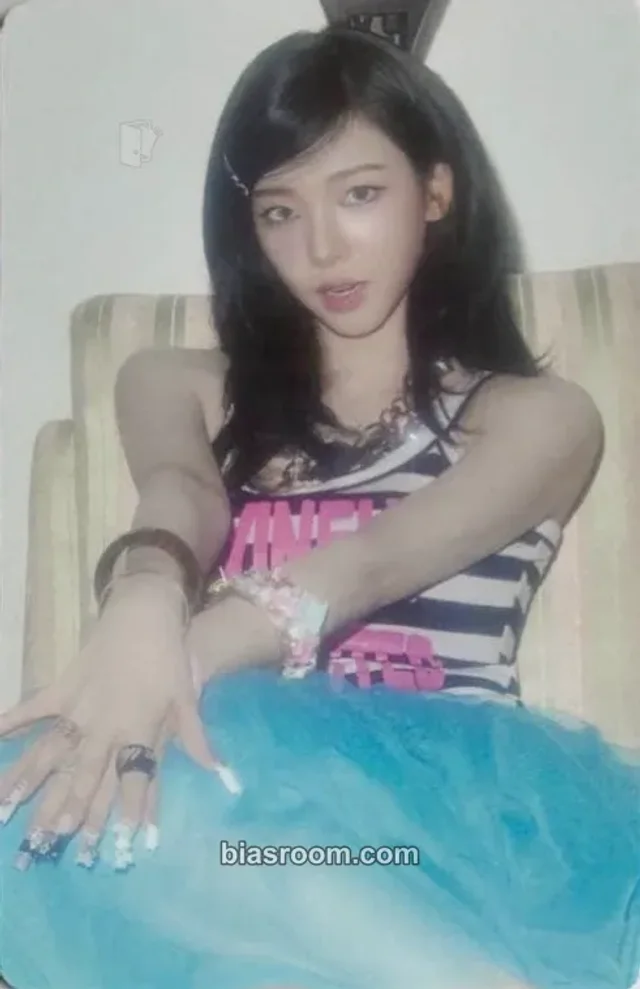 aespa - Karina - KISS N TELL Album pop-up trading card A version