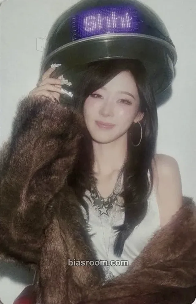 aespa - Giselle - KISS N TELL Album pop-up trading card A version