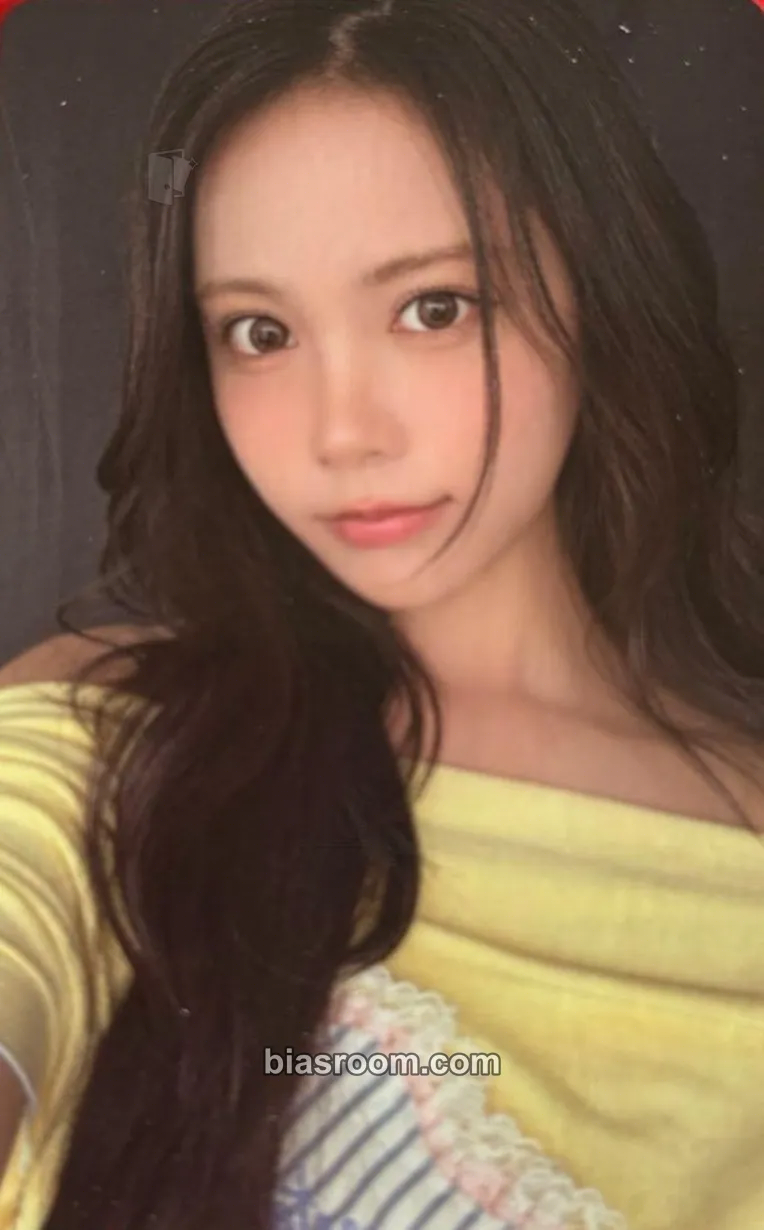 Carmen Lemon Tang Photocard - Hearts2Hearts - Hearts2Hearts K-pop photocard