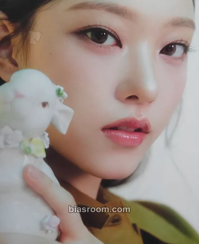 NewJeans - Haerin - The Fairy Association (2025 Season's Greetings) Other season's greetings mini poster