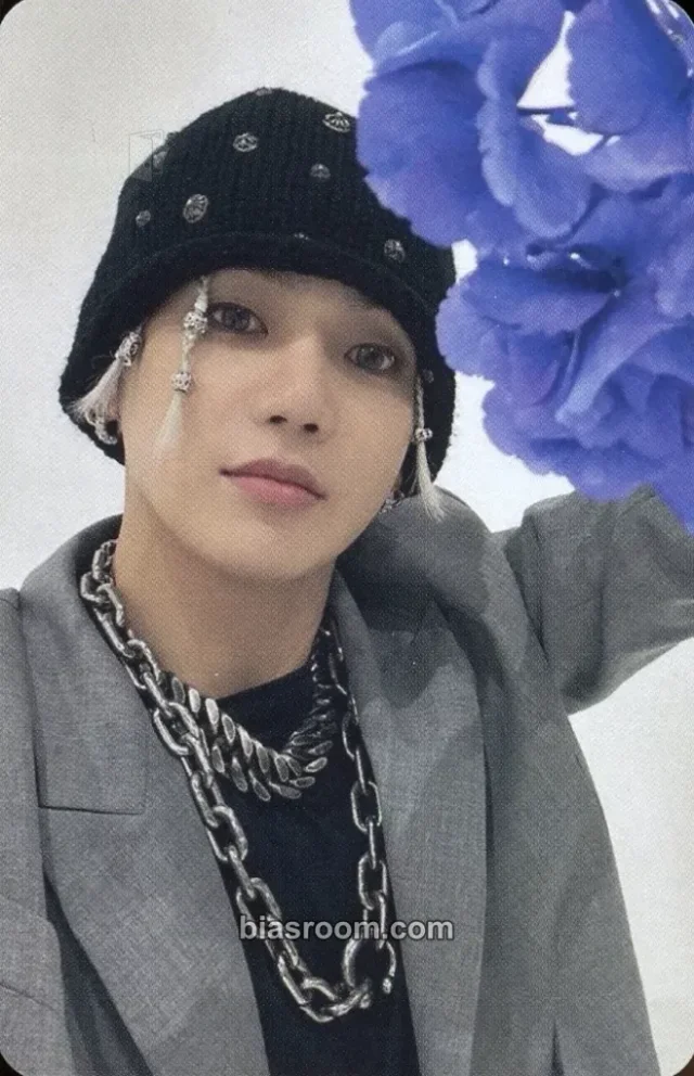 TREASURE - Choi Hyunsuk - REBOOT Album album photocard yg tag version japanese version version 1 selfie