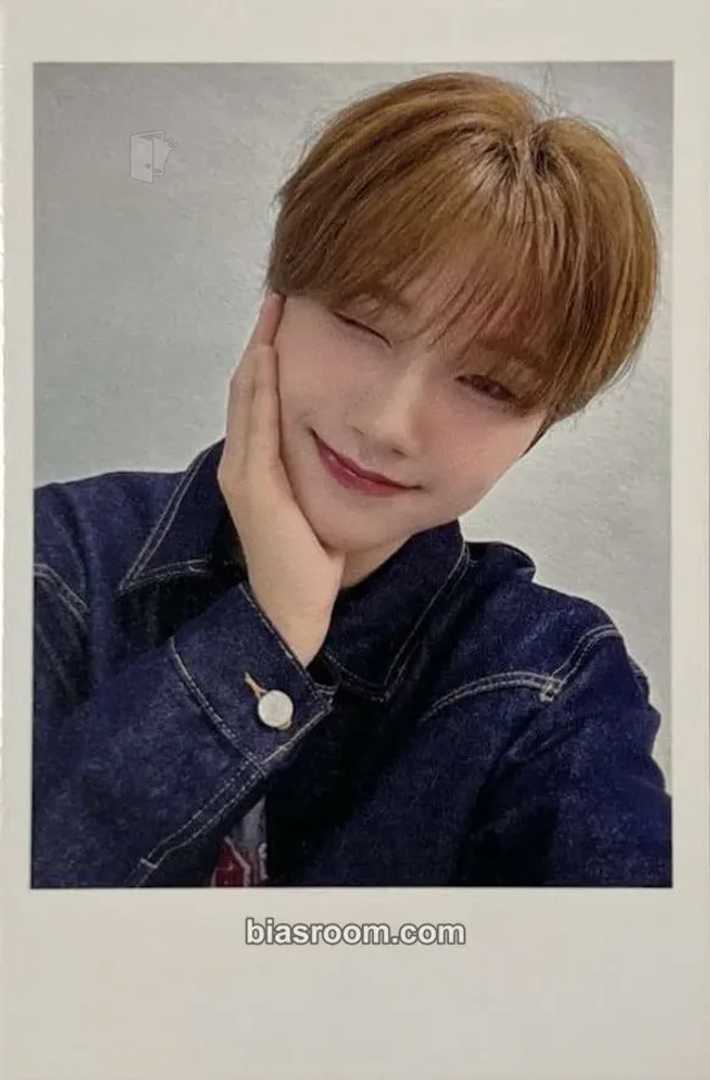 idntt - Lee HwanHee - yesweare Album jump up round 15 fansign polaroid