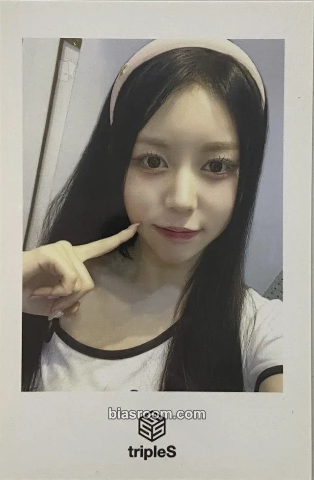 tripleS - Hyerin - Assemble24 Album video call (fancall) polaroid mymusictaste (mmt)