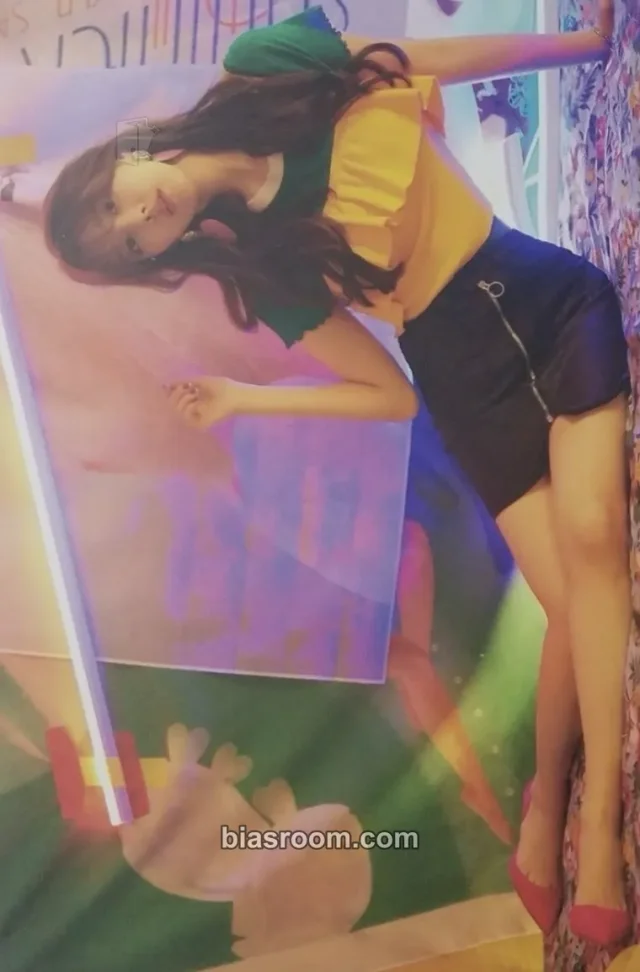 UNI.T - Jiwon - Line Album postcard album inclusion