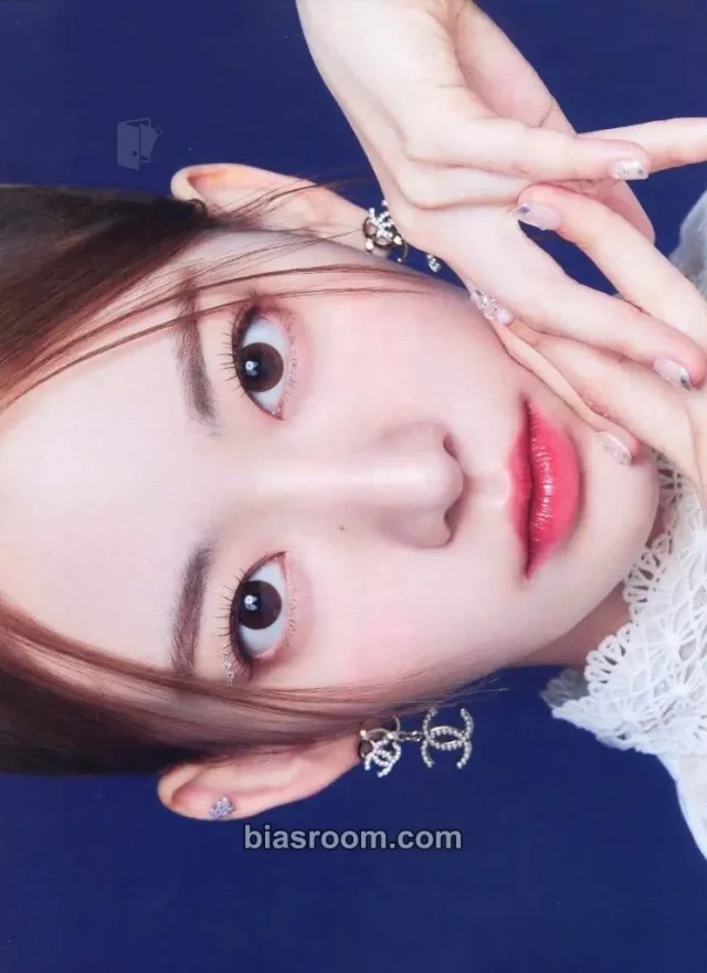 LE SSERAFIM - Sakura - FEARLESS (Japanese Ver.) Album clear file pop-up shibuya109