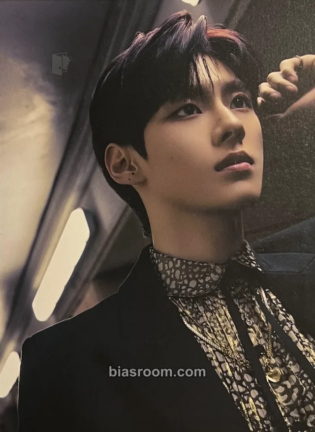 TNX - Kyungjun - WAY UP Album lyric postcard album inclusion
