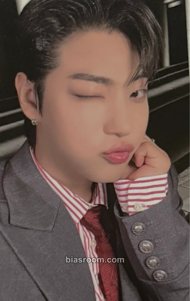 ONF - E-Tion - UNBROKEN Album album photocard silenced version pob (pre-order benefit)