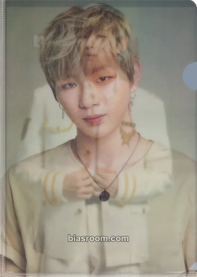 Wanna One - Daniel - ONE : THE WORLD Event L holder tour merch lenticular