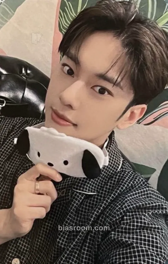 Donghyun THE FUTURE IS OURS : FOUND Photocard - AB6IX - AB6IX K-pop photocard