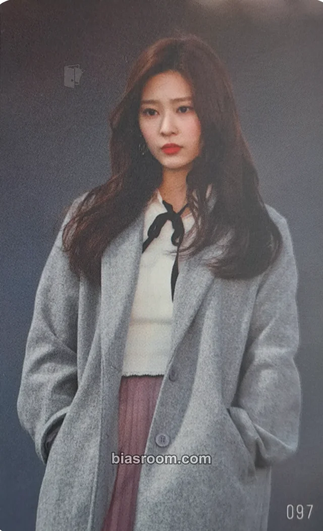 IZ*ONE - Minju - Suki to Iwasetai Album trading card