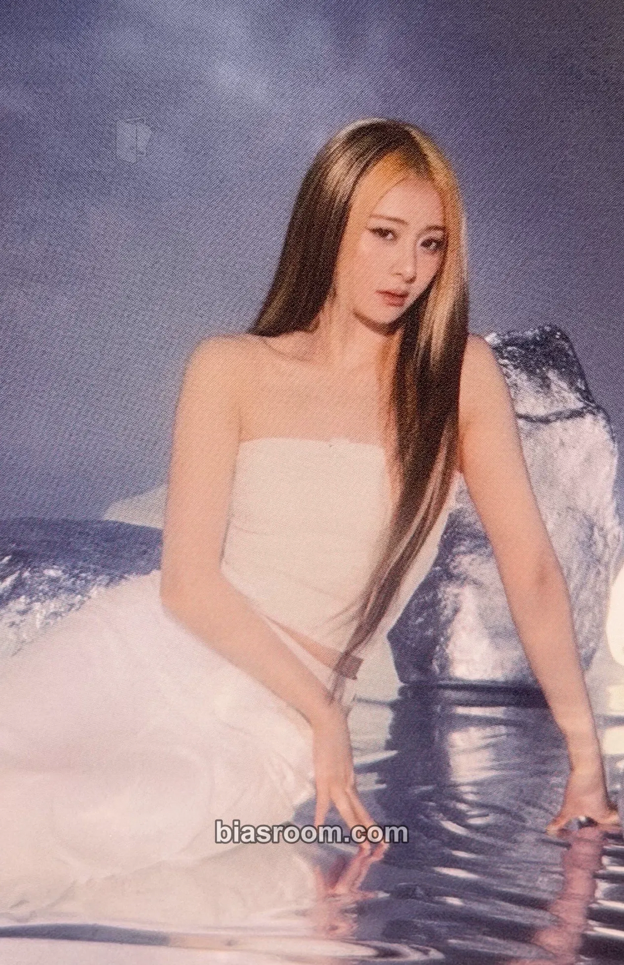 Huh Yunjin Pureflow Tour (2026) Photocard - LE SSERAFIM - LE SSERAFIM K-pop photocard