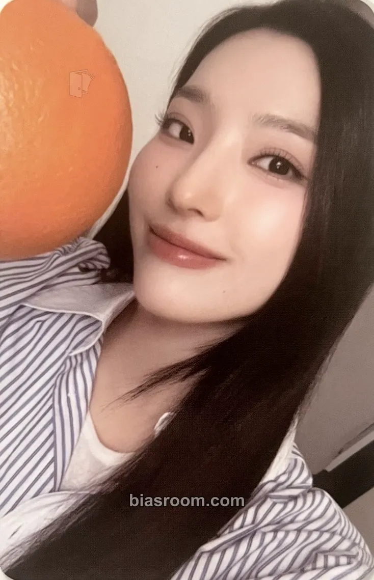 Saerom 2024 PHOTOBOOK <FROM SUMMER> Photocard - fromis_9 - fromis_9 K-pop photocard