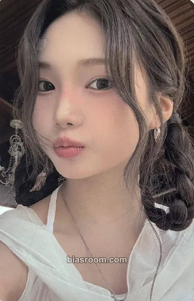 Kiiras - Roah - TATA Album album photocard ever version selfie
