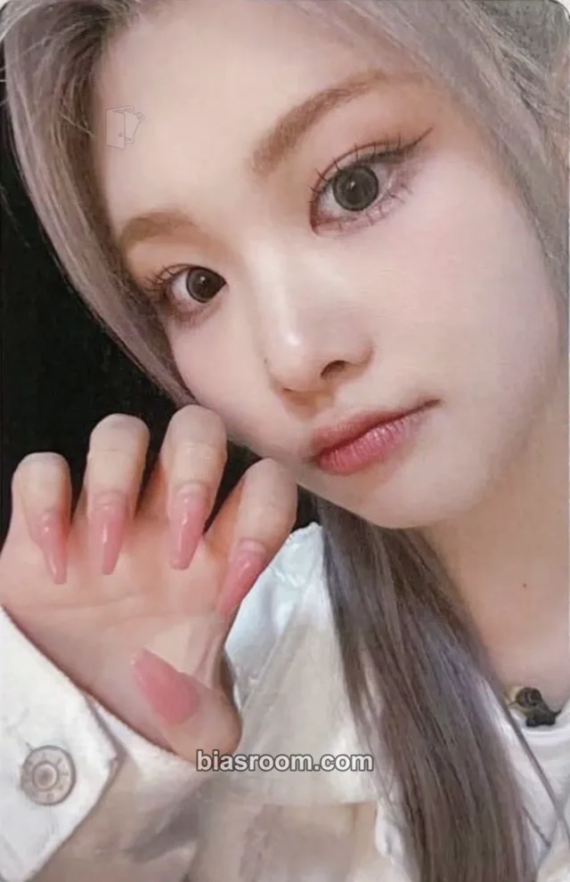 Swan PURPLE KISS On The Violet K-pop photocard