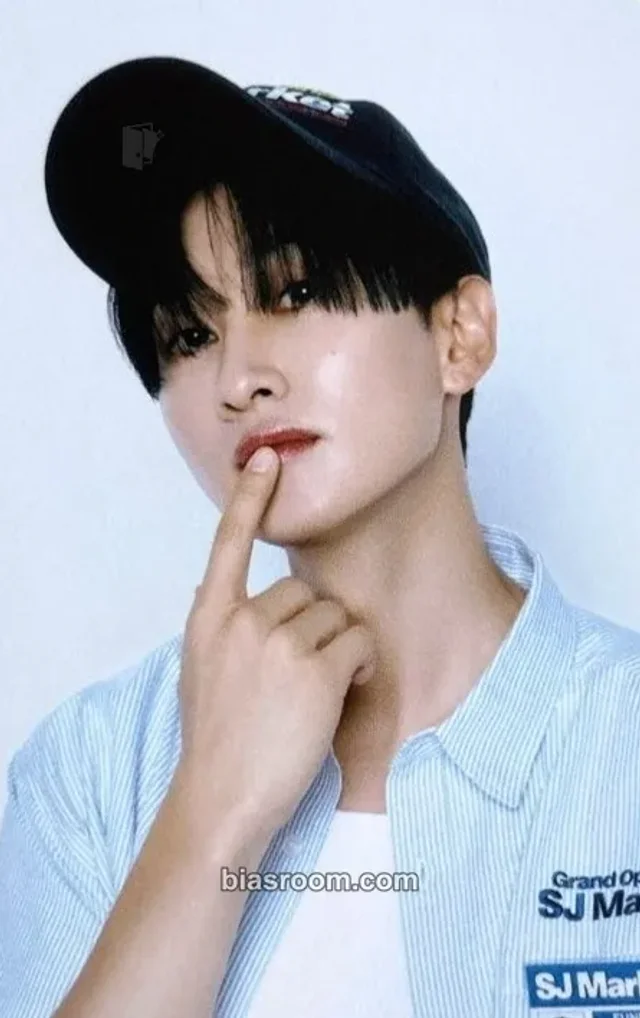SUPER JUNIOR - Eunhyuk - SJ Market Event merch photocard snack