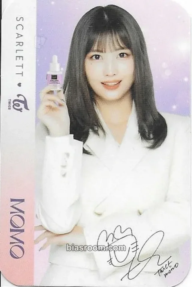 TWICE - Momo - TWICE x Scarlett Other merch photocard