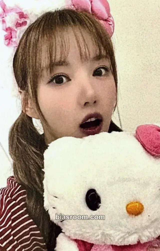 Yerin - Yerin - Awake Album event musicart (music art) fansign offline