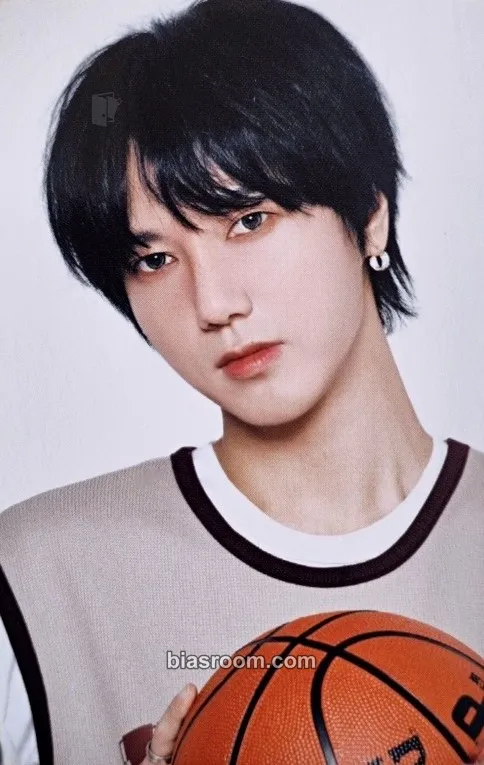 Yesung 2026 Season's Greetings - Detectives : Case File 2026 Top Secret Photocard - SUPER JUNIOR - SUPER JUNIOR K-pop photocard