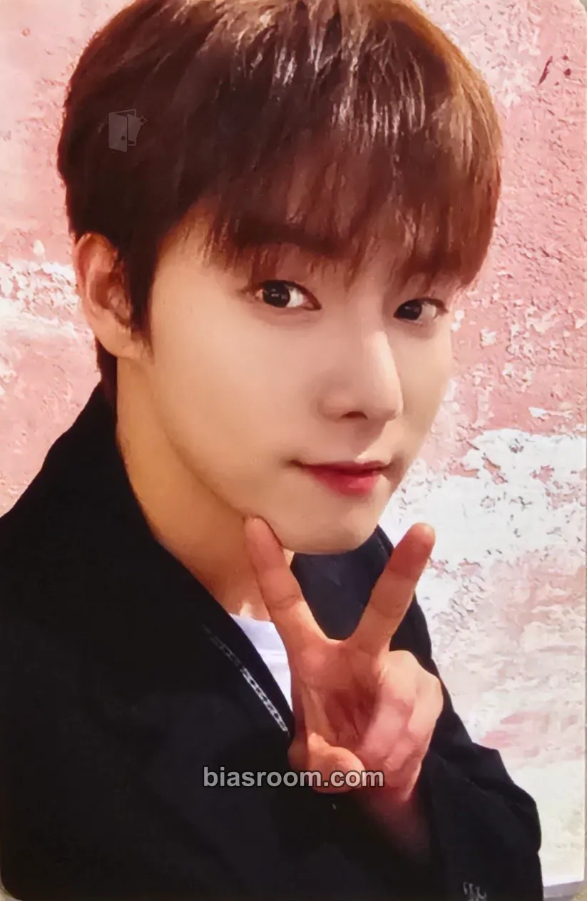 Yonghoon Over The Rainbow Photocard - ONEWE - ONEWE K-pop photocard
