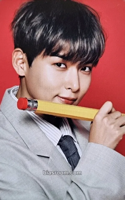 Ryeowook 2026 Season's Greetings - Detectives : Case File 2026 Top Secret Photocard - SUPER JUNIOR - SUPER JUNIOR K-pop photocard