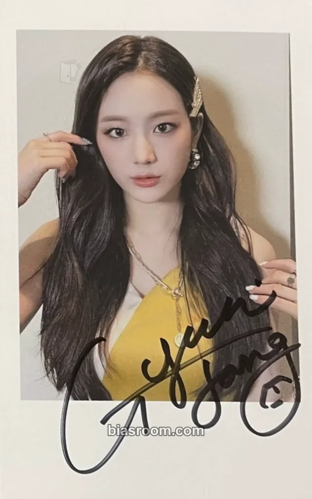 fromis_9 - Gyuri - My Little Society Album ums japan (universal music store) autographed polaroid