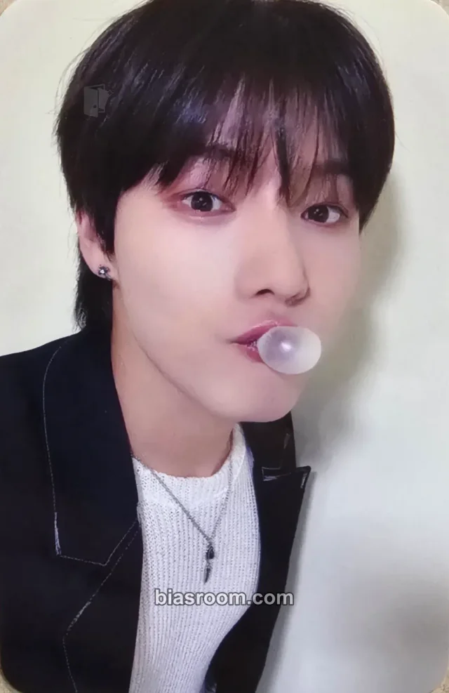 ONEWE - Yonghoon - Off Road (Digital Single) Album soundwave fansign round 1