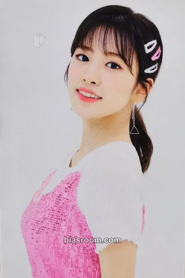 IZ*ONE - Yujin - ONEIRIC THEATER Event trading card