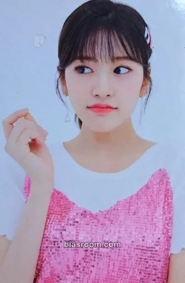 IZ*ONE - Yujin - ONEIRIC THEATER Event trading card
