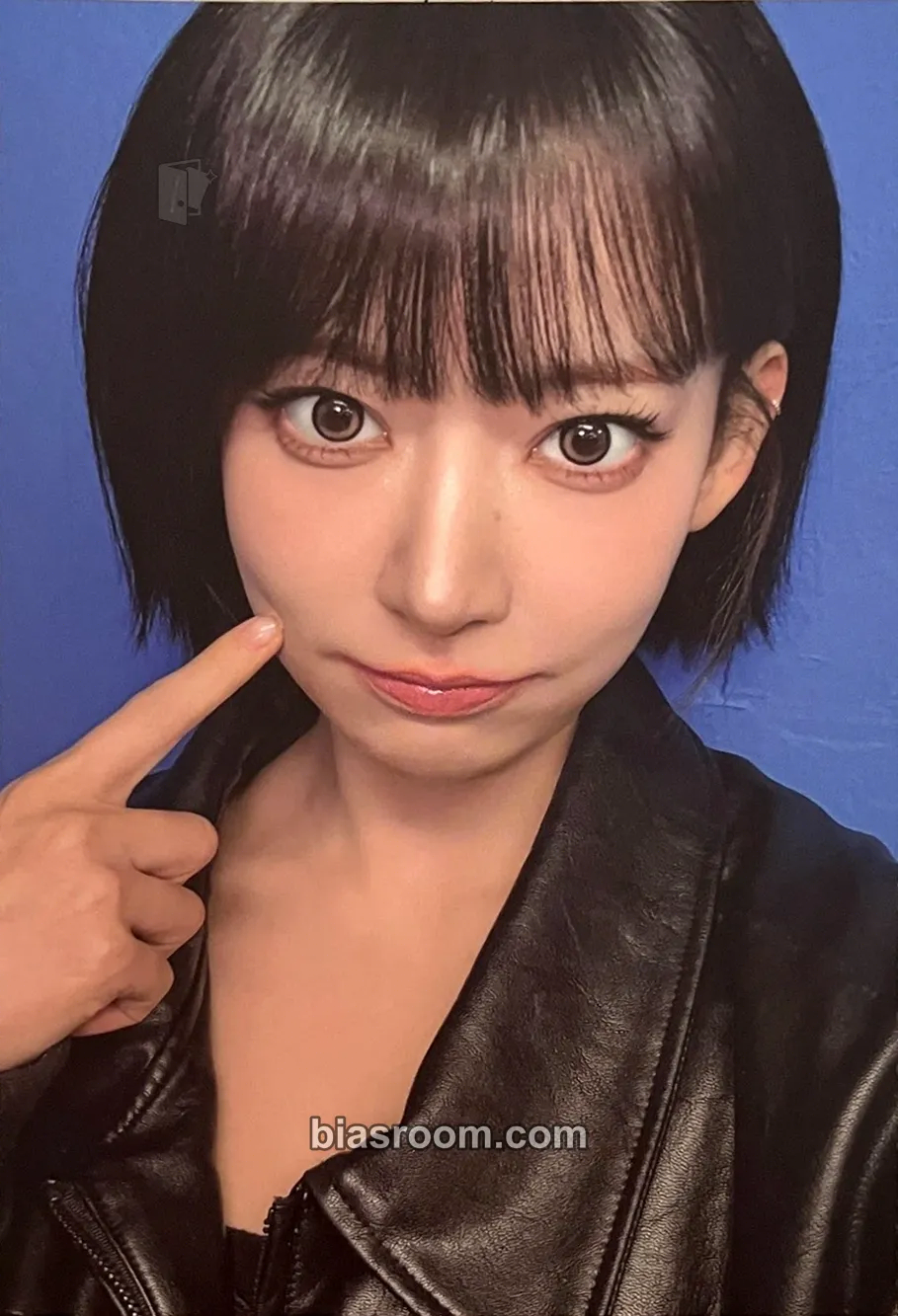 Sakura 2026 Tour 'Easy Crazy Hot Encore' in Seoul Digicode Photocard - LE SSERAFIM - LE SSERAFIM K-pop photocard