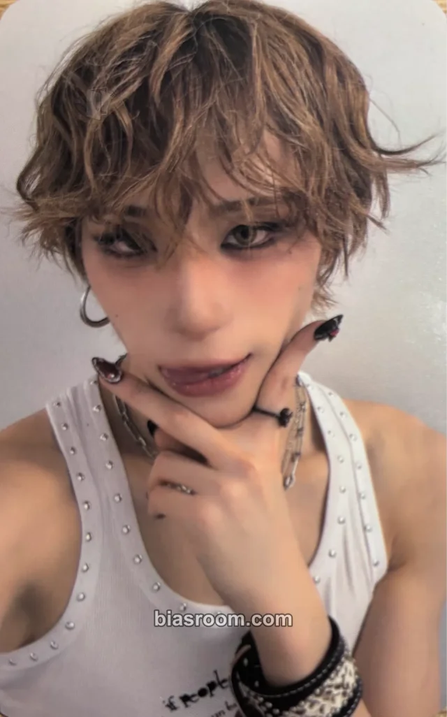 XLOV - Haru - SERVING-X - 2026 XLOV Asia Tour Event merch photocard purchase benefit seoul