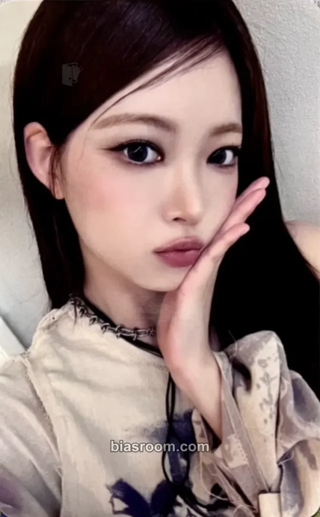 LE SSERAFIM - Hong Eunchae - HOT Album wanin visual taipei lucky draw (LD)