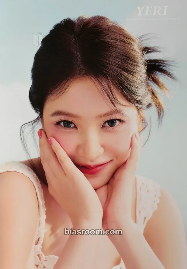 Red Velvet - Yeri - 2025 Season's Greeting Other kit inclusion poster poster set season's greetings A4