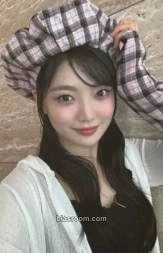 Onda ZOMBIE Photocard - EVERGLOW - EVERGLOW K-pop photocard