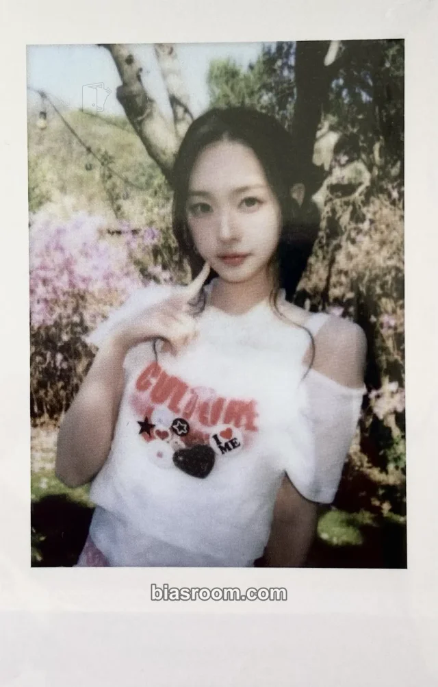 tripleS - Soomin - LOVE&POP pt.1 Album blooming flower version album photocard polaroid