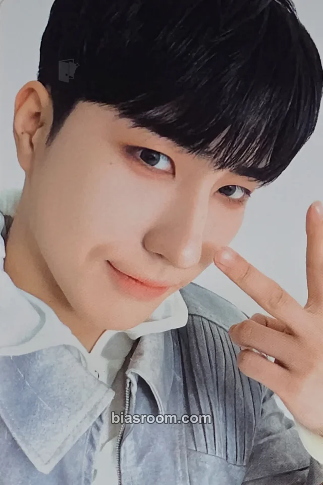 ONEWE - Harin - O! New E!volution V Event photocard set merch photocard