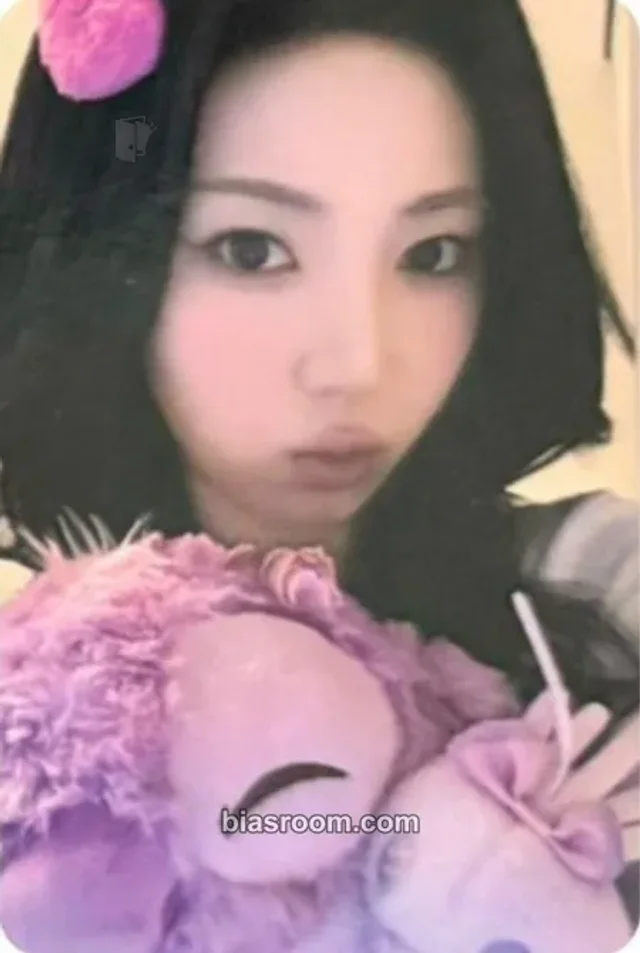 ifeye - Meu - As If Album apple music fansign round 6 bad image - replace