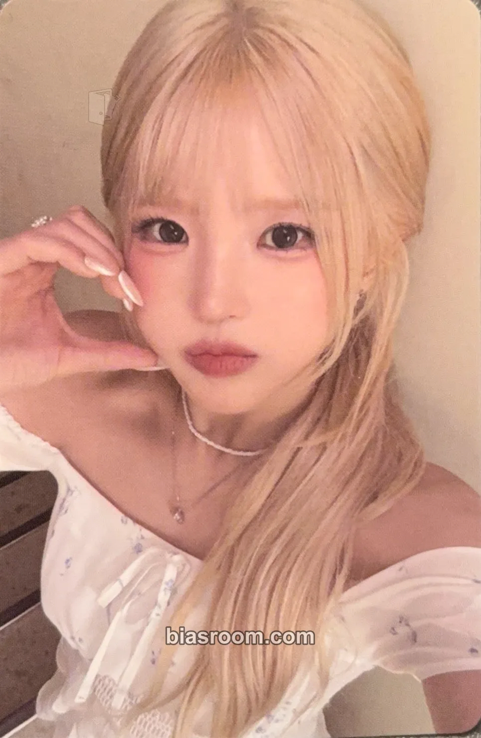 Hayoung Glow ME Photocard - fromis_9 - fromis_9 K-pop photocard