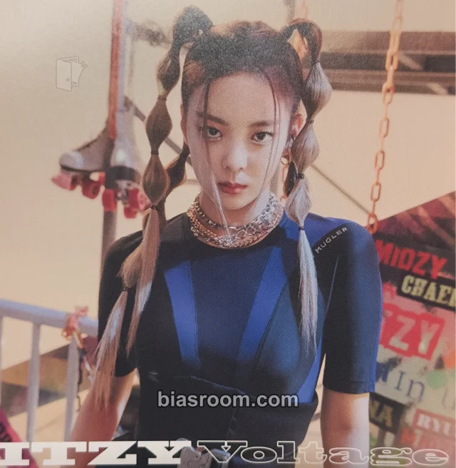 ITZY - Lia - Voltage Album postcard