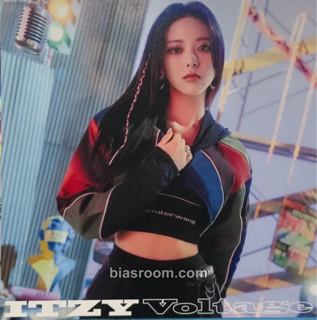 ITZY - Yuna - Voltage Album postcard