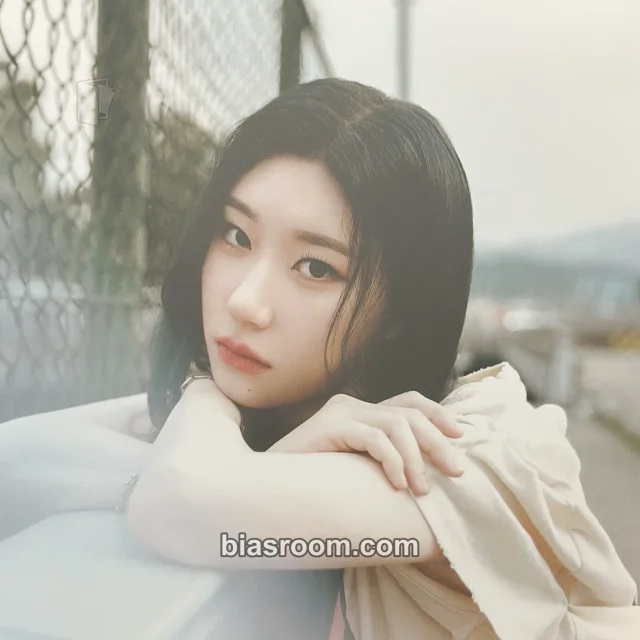 ITZY - Chaeryeong - KILL MY DOUBT Album member version postcard set