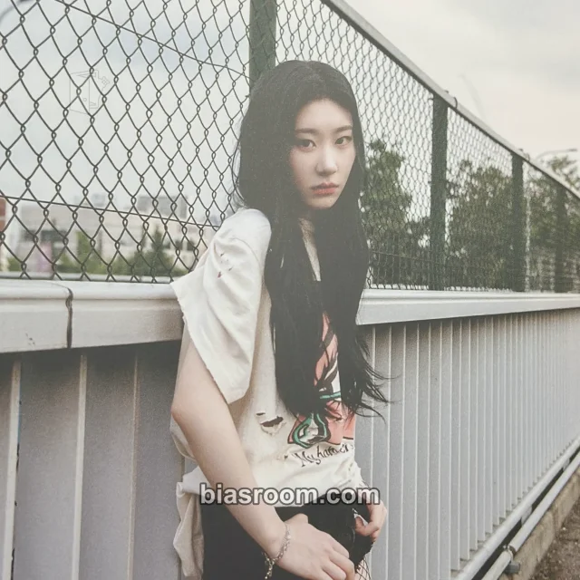 ITZY - Chaeryeong - KILL MY DOUBT Album member version postcard set