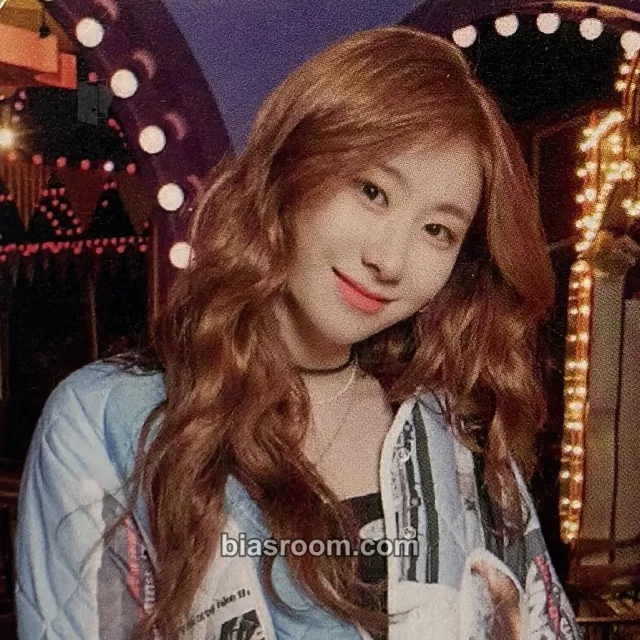 ITZY - Chaeryeong - Codename : Secret ITZY Other square photo non-standard size trading card