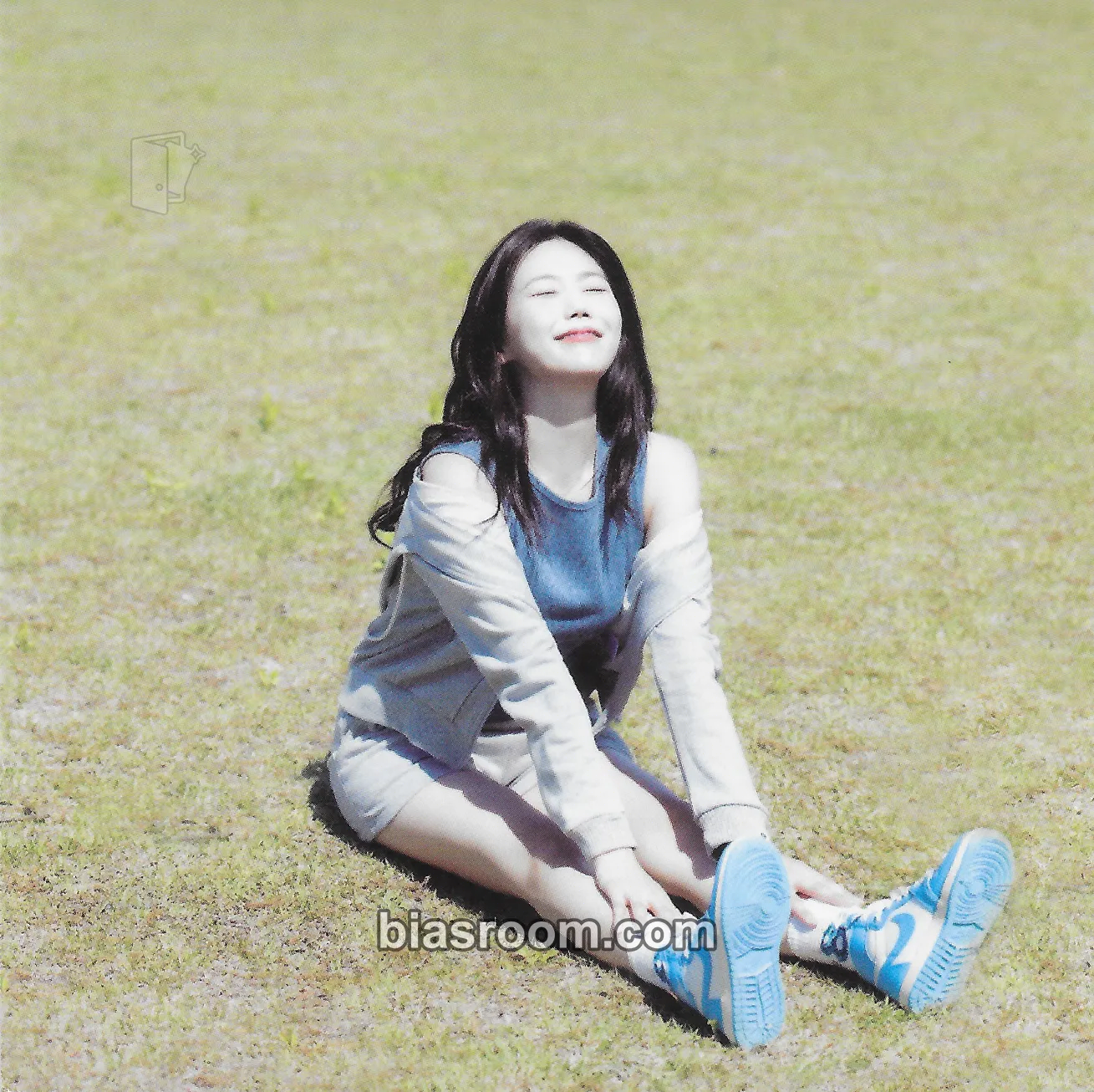 Hyojung Purple Note Photocard - OH MY GIRL - OH MY GIRL K-pop photocard