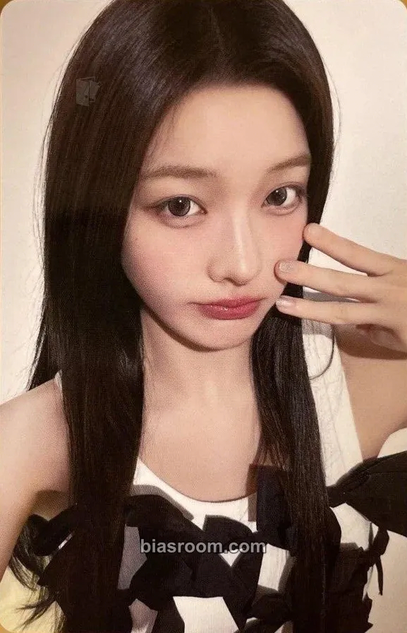 Iroha I Got Your Back Photocard - ILLIT - ILLIT K-pop photocard