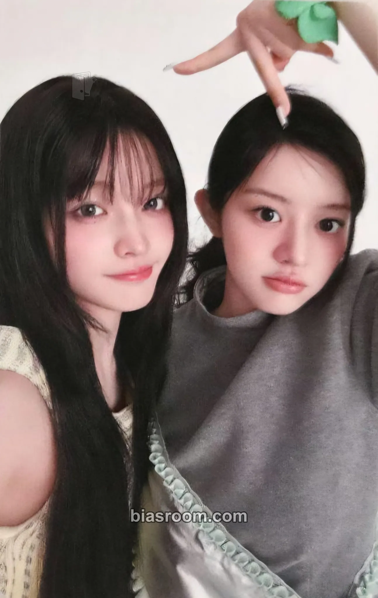 I Got Your Back Photocard - ILLIT - ILLIT K-pop photocard