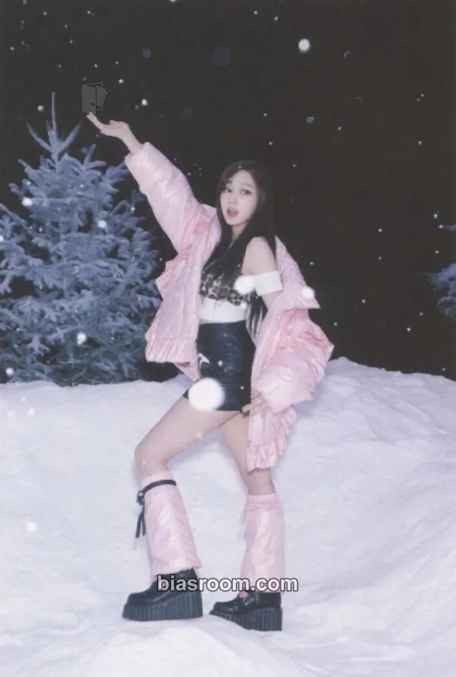 Giselle 2022 Winter SMTOWN: SMCU PALACE Photocard - aespa - aespa K-pop photocard
