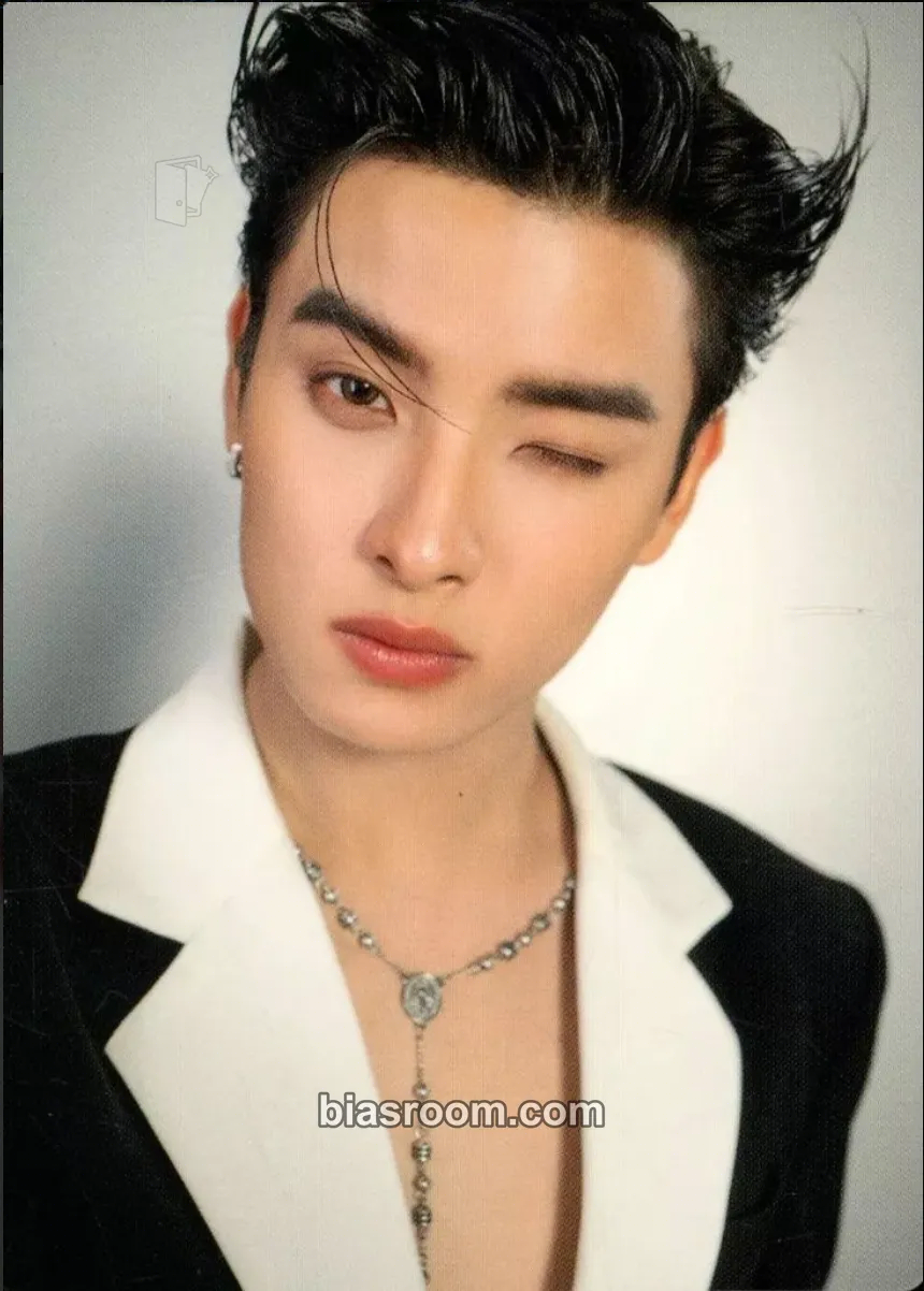 Khunpol Because of You, I Shine (Japanese Version) Photocard - BUS - BUS K-pop photocard