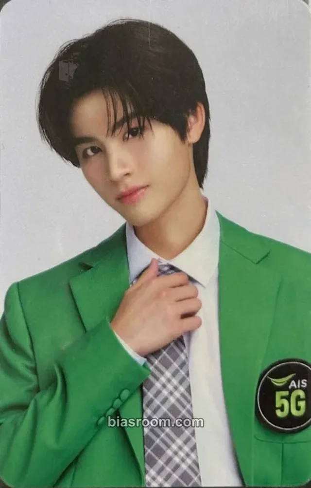 BUS - AA - AIS x BUS Other ais5g brand collaboration photocard set