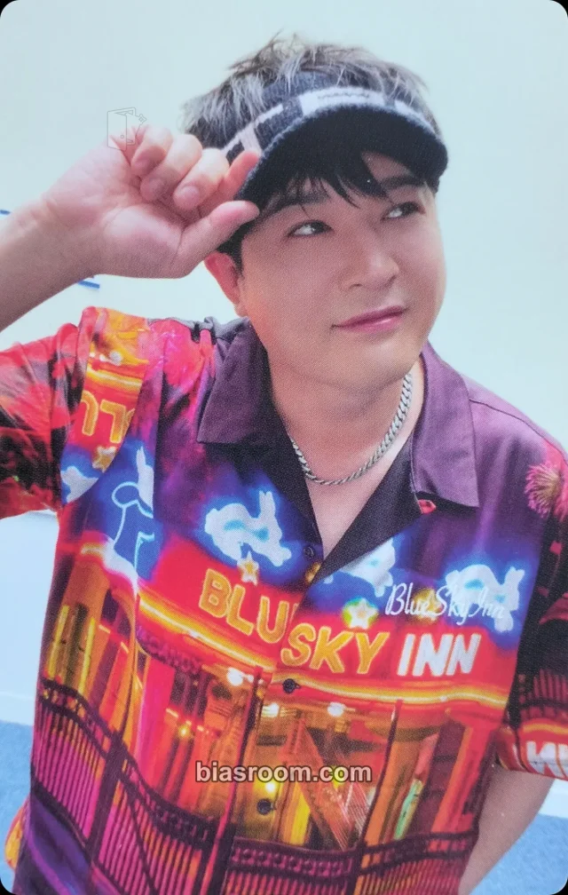 SUPER JUNIOR - Shindong - 2022 Winter SMTOWN: SMCU Palace Album album photocard photobook version