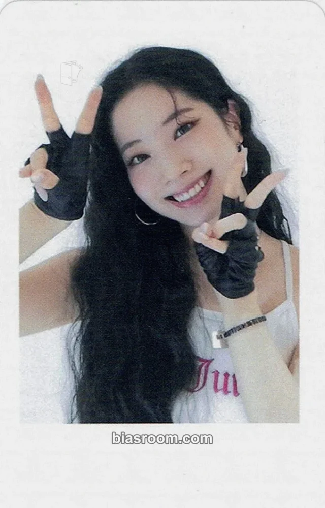 TWICE - Dahyun - Once Again (8th Anniversary) Event offline polaroid purchase benefit